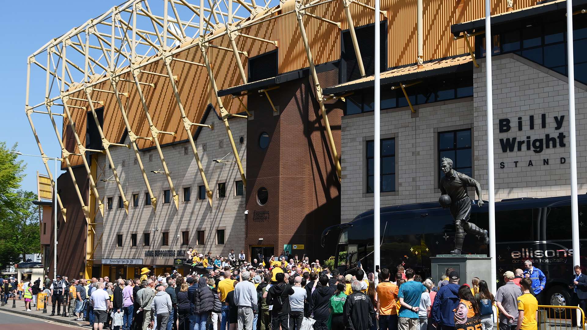 通过社交媒 通过社交媒